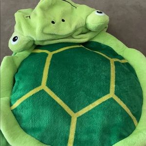 Turtle costume for baby 0-6 months.